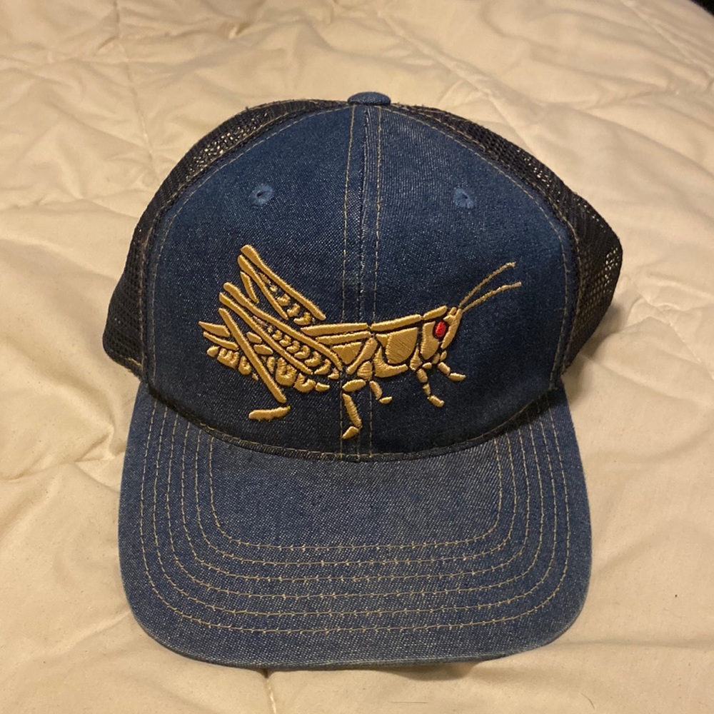 Howler Bros Cricket hat.